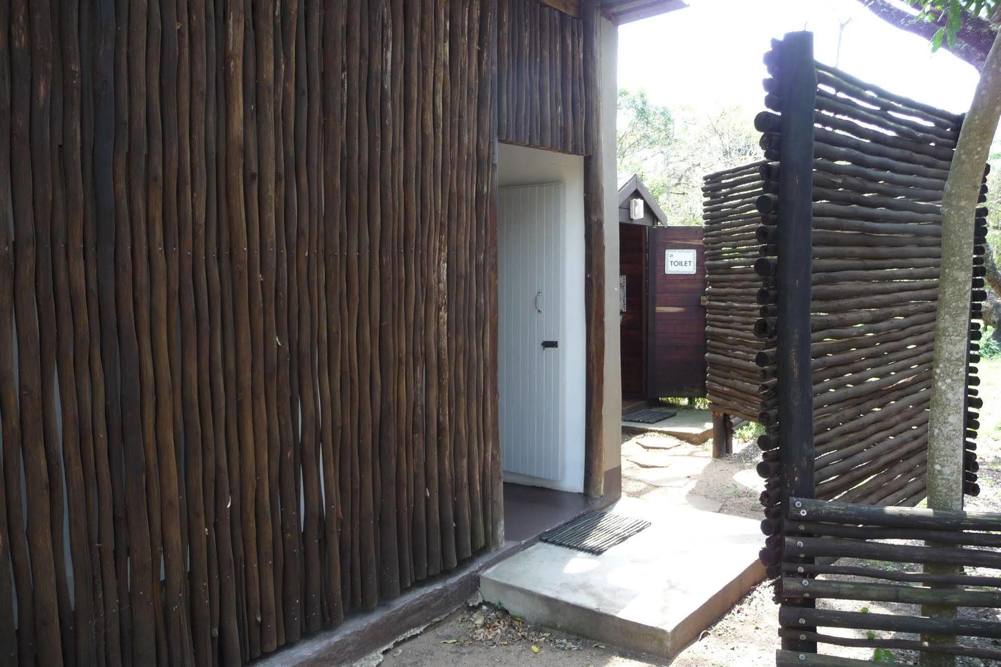 Isinkwe Backpackers Bushcamp Hotel ฮลูฮลูเว ภายนอก รูปภาพ