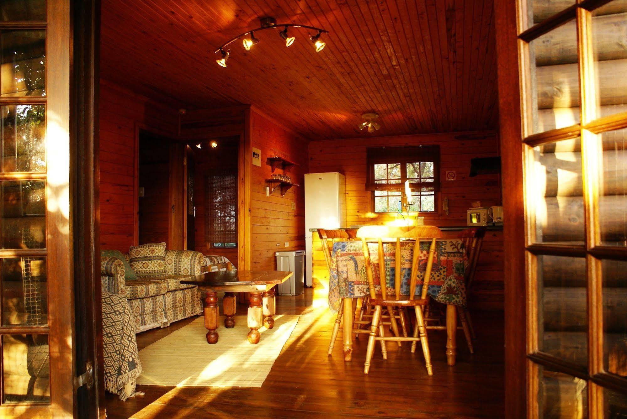 Isinkwe Backpackers Bushcamp Hotel ฮลูฮลูเว ภายนอก รูปภาพ