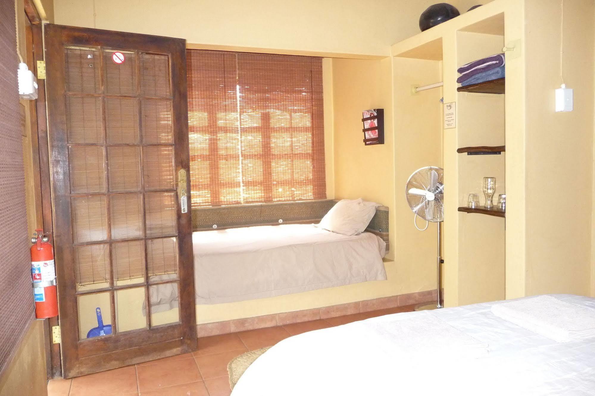 Isinkwe Backpackers Bushcamp Hotel ฮลูฮลูเว ภายนอก รูปภาพ