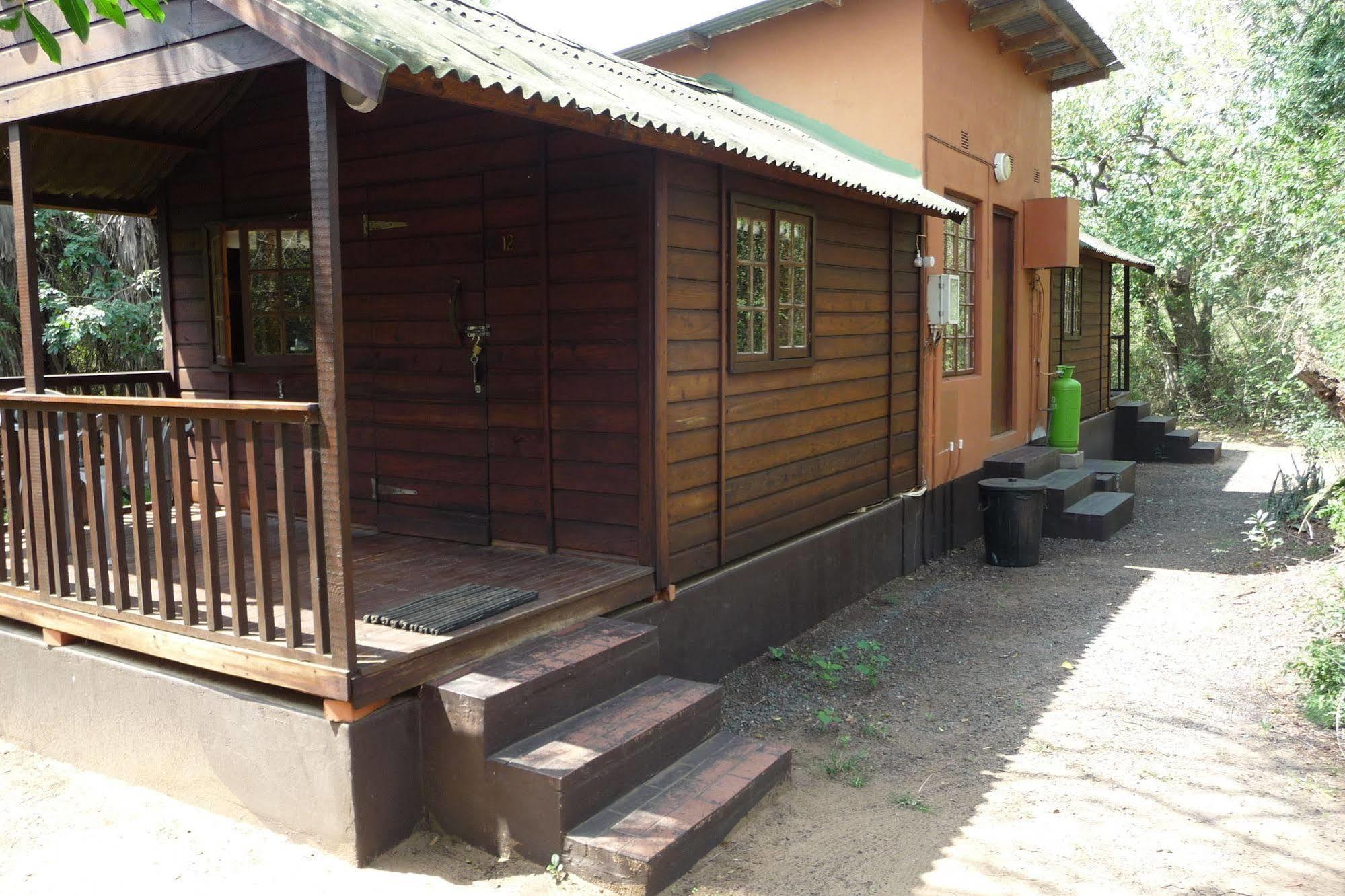 Isinkwe Backpackers Bushcamp Hotel ฮลูฮลูเว ภายนอก รูปภาพ
