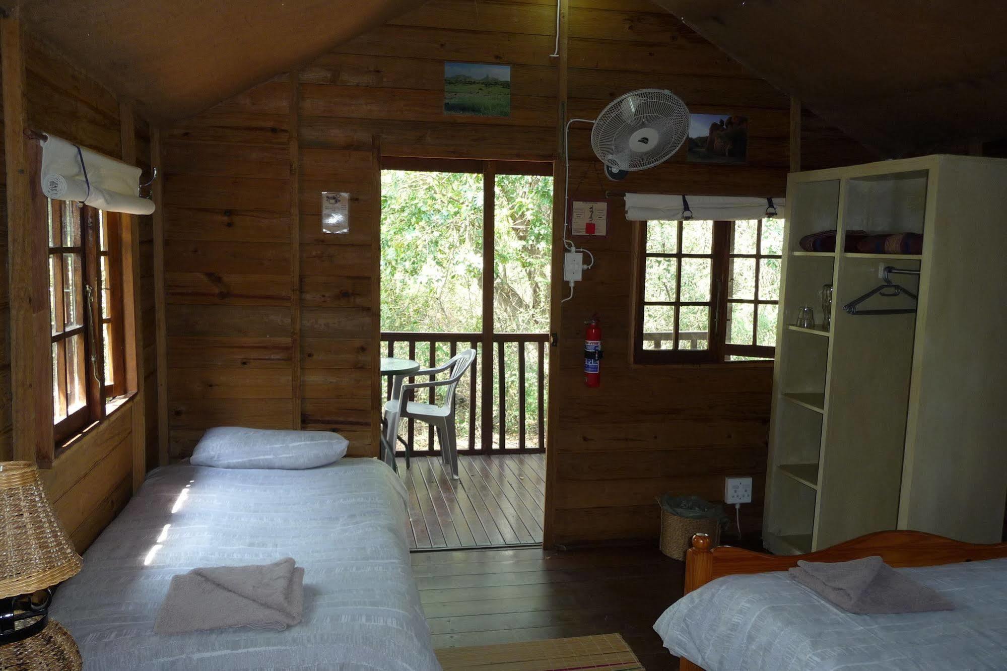 Isinkwe Backpackers Bushcamp Hotel ฮลูฮลูเว ภายนอก รูปภาพ