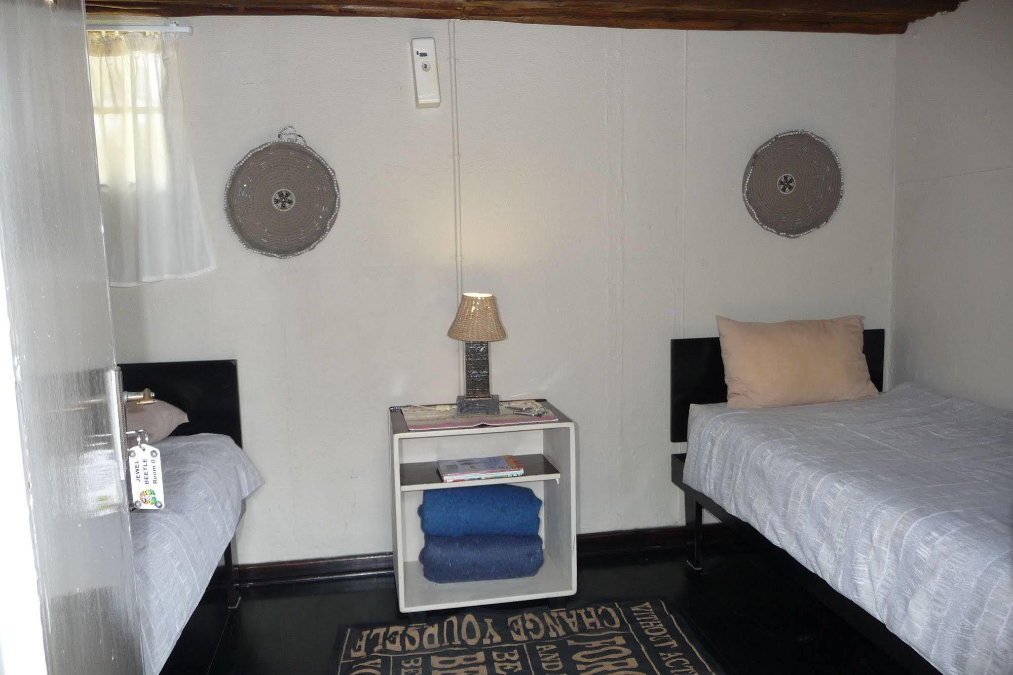 Isinkwe Backpackers Bushcamp Hotel ฮลูฮลูเว ภายนอก รูปภาพ
