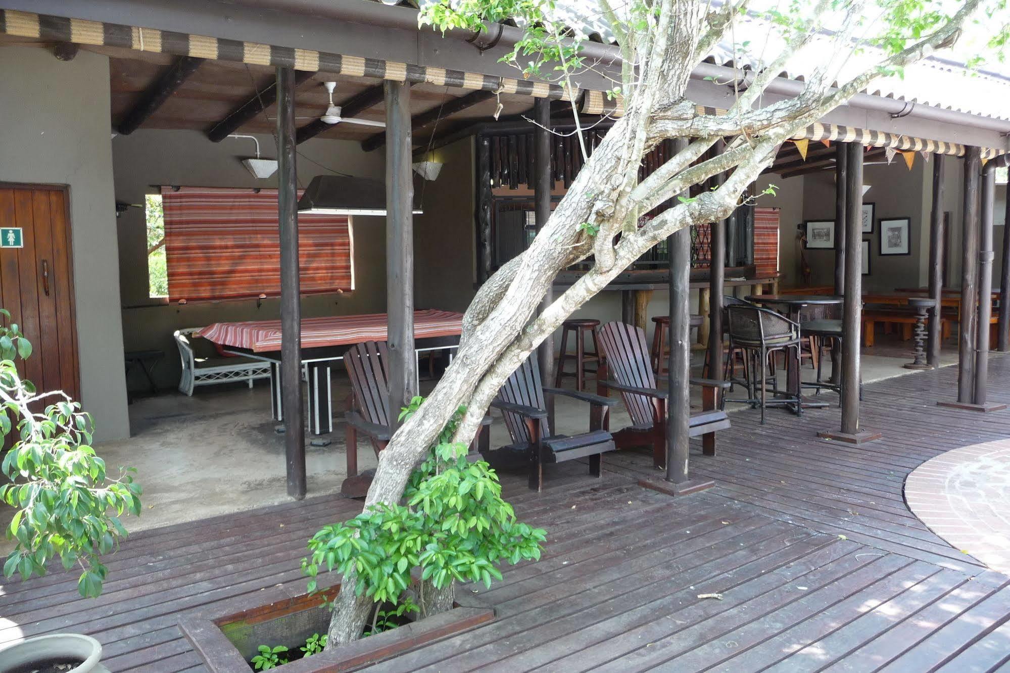 Isinkwe Backpackers Bushcamp Hotel ฮลูฮลูเว ภายนอก รูปภาพ